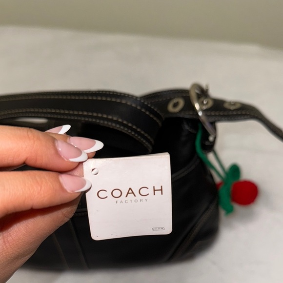 Coach Black Leather Shoulder Bag - Picture 5 of 6